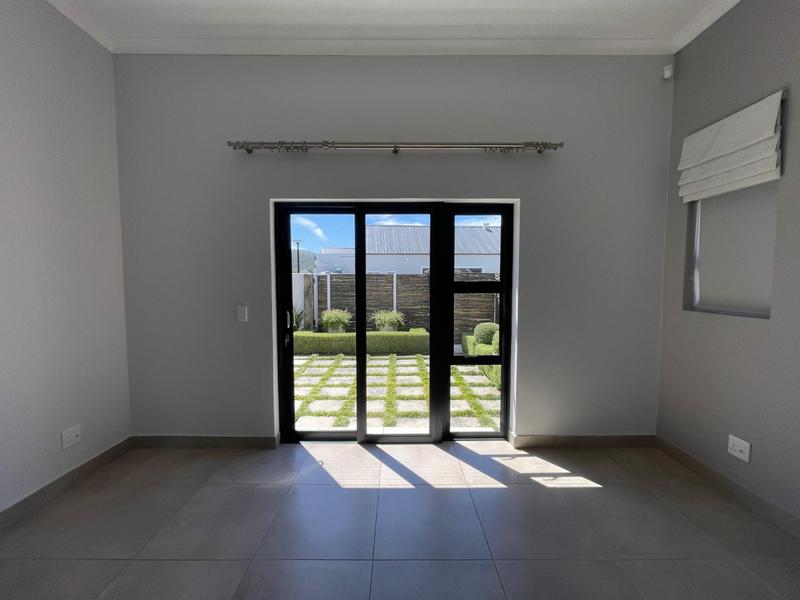 To Let 2 Bedroom Property for Rent in Keurbooms Western Cape